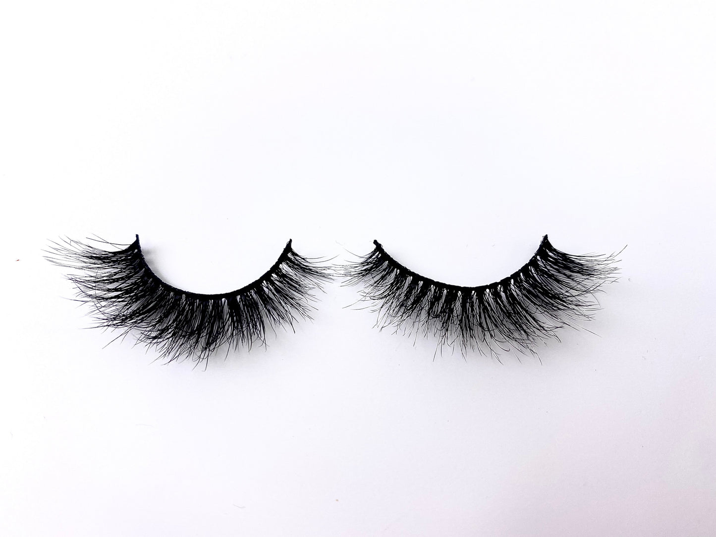 Sixteen eyelash