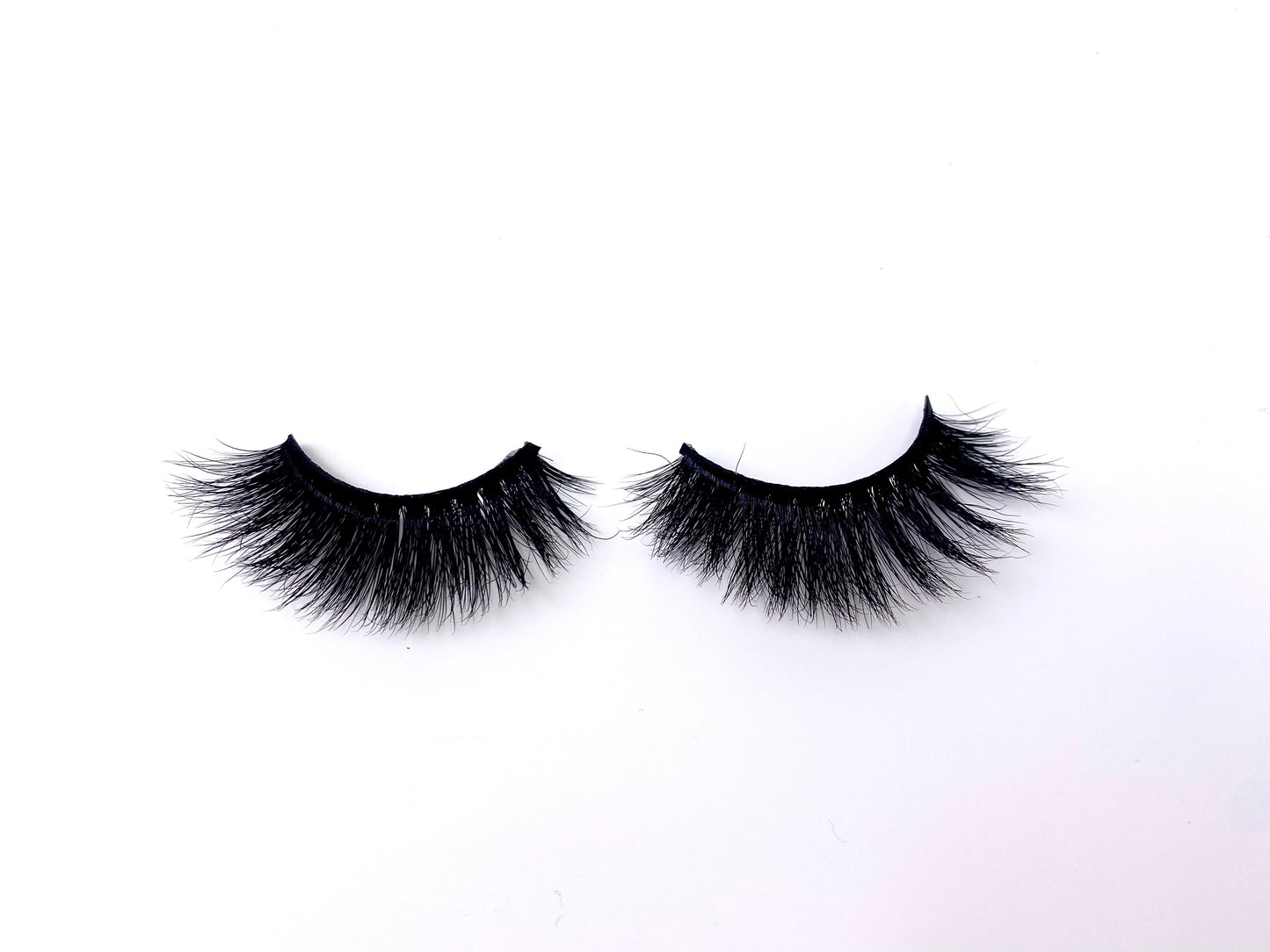 Reign eyelash