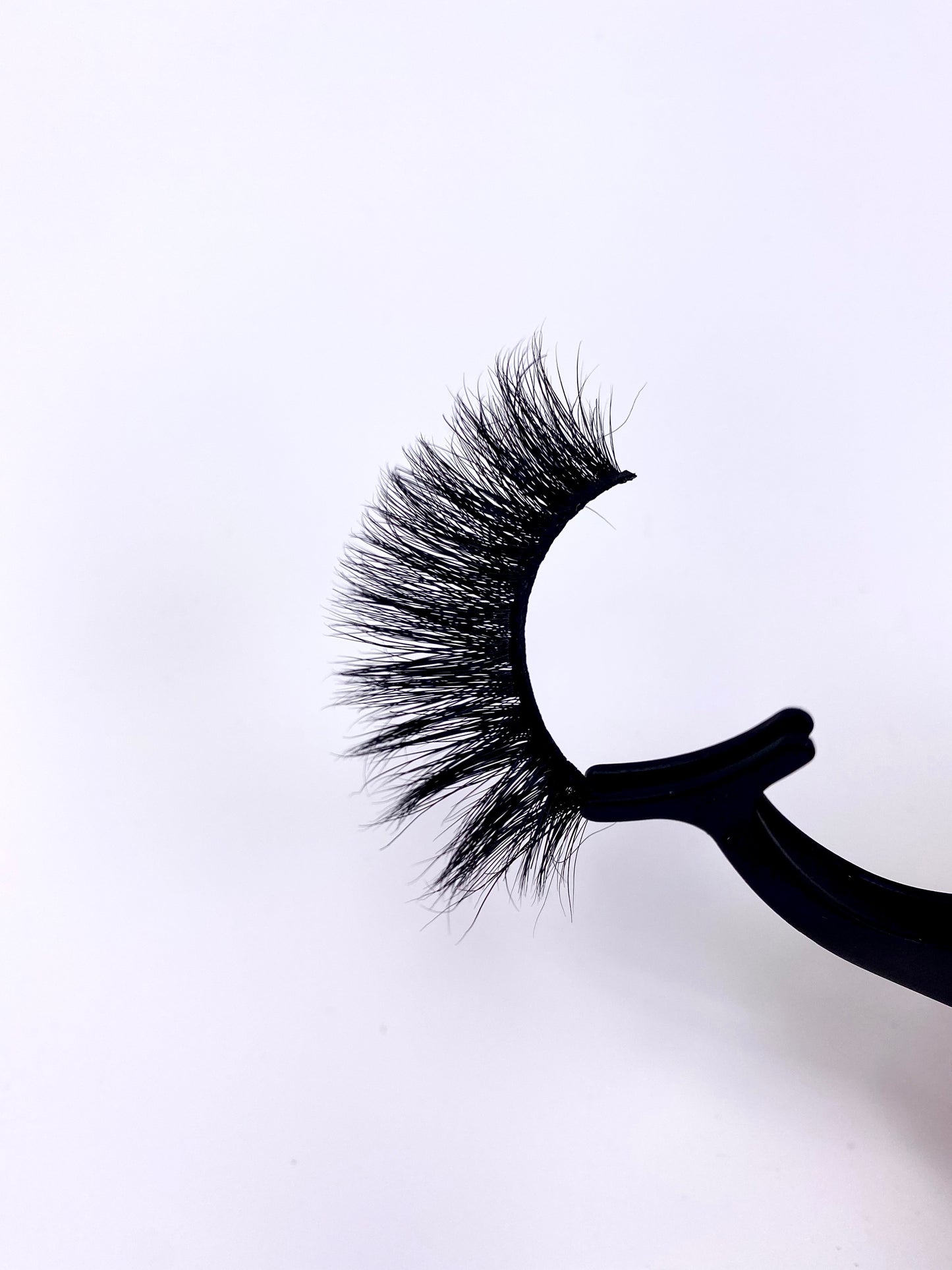 Reign eyelash