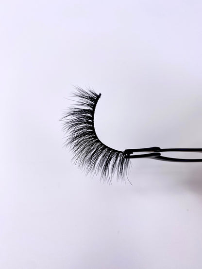 Sixteen eyelash