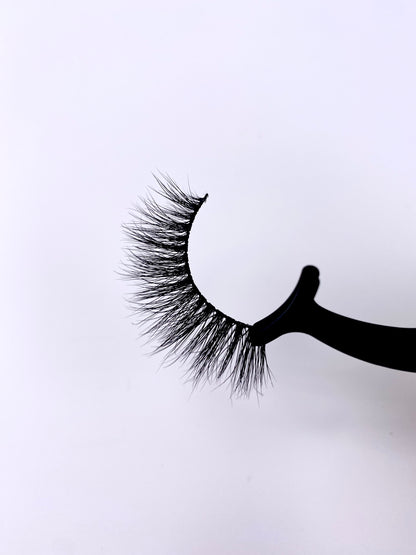 Sixteen eyelash